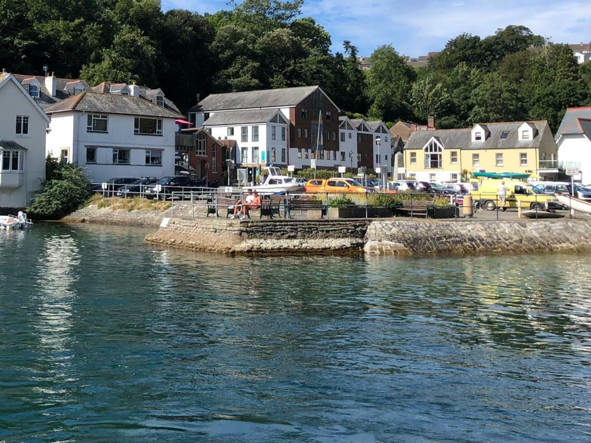 Fowey Landing Apartment Bagian luar foto